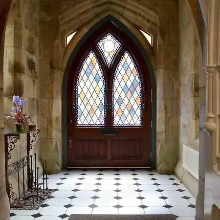 Priory Manor Luxury On ווינדרמר